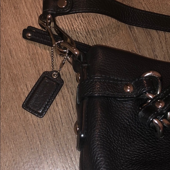 Black Leather Coach double strapped bag - Picture 2 of 12